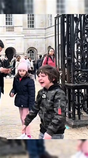 Lost Little Boy Reunites With His Dad Near the King's Guard ❤️🥹