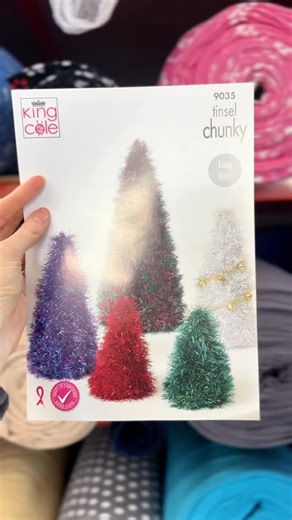 5 comments | Finding all the Christmas and winter themed knitting patterns so you don’t have to 懶 | One More Row | Facebook