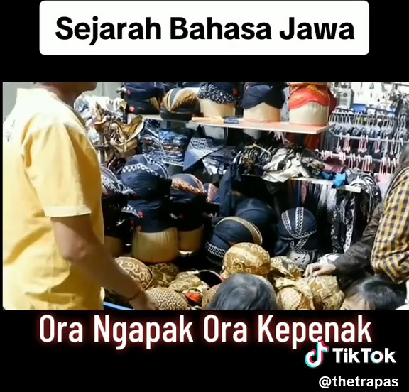 Sejarah Perkembangan Bahasa Jawa: KRATON vs NGAPAK