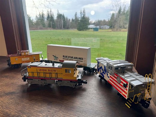 Lionel O Scale S-2 Switcher 6-22284 Diesel Locomotive Engine Union Pacific 4 Piece Set W/freight Car   2 Illuminated Cabooses - Etsy Australia