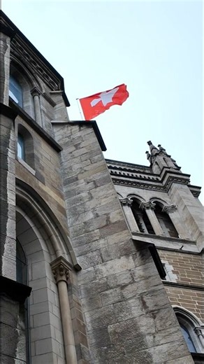 🇨🇭 Switzerland Flag Waving in the Wind 🌬️