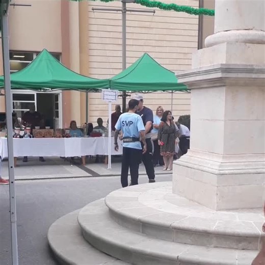 Missjoni mwettqa fil-Jum Miftuħ ta' San Vinċenz De Paul 🙏 Hawnhekk qed nerfa ragel b'id wahda 💪 Grazzi ħafna lil Mimmo, Christian, Mark u Aidan ta' It's all about Trucks talli għenuni naghmel it truck pull 🚛🙏 Grazzi wkoll lil Pablo Vassallo tal-Malta Mini Owners Club u Lorraine ta' San Vinċenz De Paul talli stednuni biex nagħtu wirjiet ta' sahha f'dan l-avveniment ghal anzjani Maltin 🙏🇲🇹💪 Mission accomplished at the Saint Vincent De Paul Open Day 🙏 Here I'm lifting a man with one arm (h