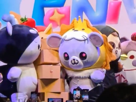 sansan快回去给你gemini哥哥告状呀！！！！怎么侄子又欺负小叔叔啦，没天理啦～