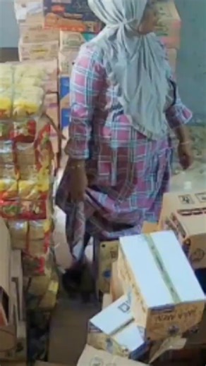 Bisa bisanya kardus sebesar itu cuman di jepit