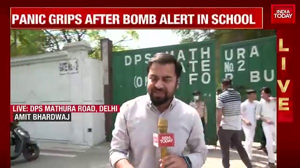 DPS Mathura Road receives bomb threat via mail, parents rush to school to get wards