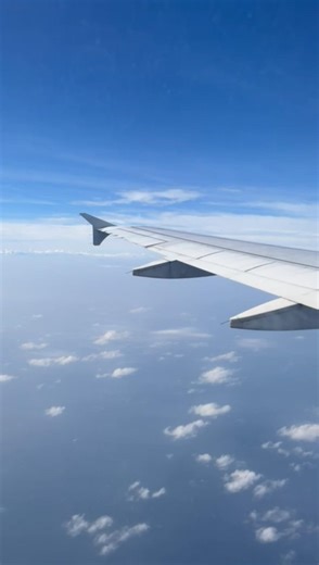 Window Seat View: 30,000 Feet Above the Sea (ASMR)
