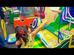 Kids Arcade Games with Plastic Balls, Feed the Dog and Splash the Duck at Chuck E Cheese's - ZMTW