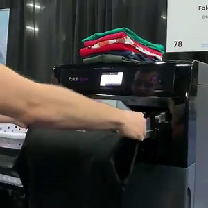 132M views · 355K reactions | This is the laundry folding robot dreams are made of. Works with shirts, pants, towels and more. #CES2019 | Rich DeMuro | Facebook