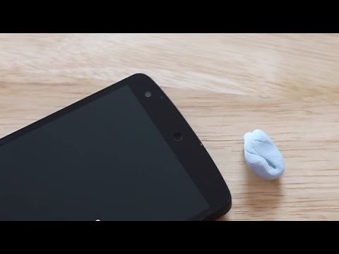 How to clean your smartphones earpiece