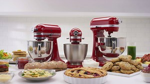 Con más de 16 aditamentos, la batidora KitchenAid se convierte en un verdadero Centro Culinario. Conoce más: http://bit.ly/29alDJE | KitchenAid México