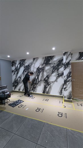 Base vains on , sand them off tomorrow ? Yep with this design we apply the pattern and then sand it back thr next day to take away some of the sharpness, once we do this we can appy top coats to add depth and subtle colour changes. Its a long process but its gona be worth it 👌. #bellovenetian #polishedplaster #venetianplaster #plasterer #plastering #decorator #diy #renovation | Bello venetian plastering