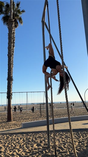 #poleexotic #poleartist #lasvegas #acrobatics #yoga #poleart #gymtime #yogapractice #aerialsilks #poledance #poletrick #polechallenge #polesport #polecombo #circuslife #circus #pole | Вероника Горошкова