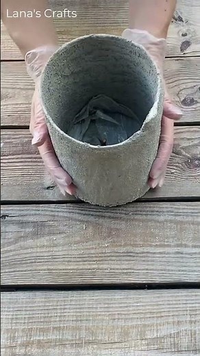 How to make a flower pot from towel and concrete