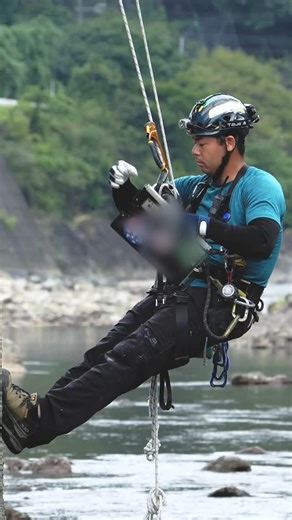 きぃすとん | keystone.sorat | Single Rope on Instagram: "ロープ高所点検 橋梁点検 Bridge Inspection . [ロープアクセス技術SORAT] 近接目視・直接観察の切り札 ロープアクセス技術【SORAT】をご紹介! 【世界に誇るロープアクセス技術】 【SORAT】 高所への移動に最適な手法が足場を使わないロープアクセスというロープを用いて移動する技術です。 その中でも、当社 (株)きぃすとんが 開発し用いる【SORAT】は 3次元の移動が 可能な業界随一の技術です。 創業以来35年間無事故の安全実績あり、 安全・迅速な作業を実現する、 世界に誇るロープアクセス技術です。 当社は現場への確かなアクセス方法と、 高品質な点検・試験の技術で、確実に点検試験を実施しています。 インフラ点検ことなら、ロープアクセス調査専門会社の「株式会社きぃすとん」にお任せ下さい! Bridge Inspection 橋梁点検 [SORAT Rope Access Technology] The Ultimate Solution for Close
