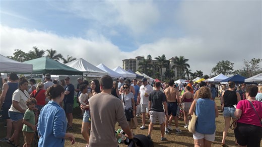 Marco Island farmers market draws hundreds for end-of-year shopping, sunshine