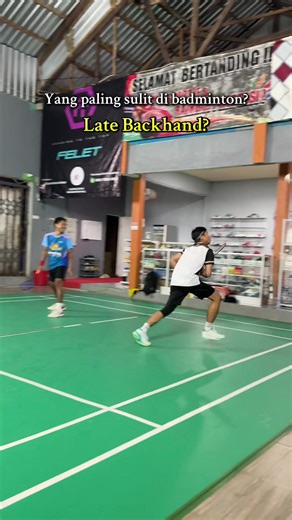 Mastering the Late Backhand in Badminton