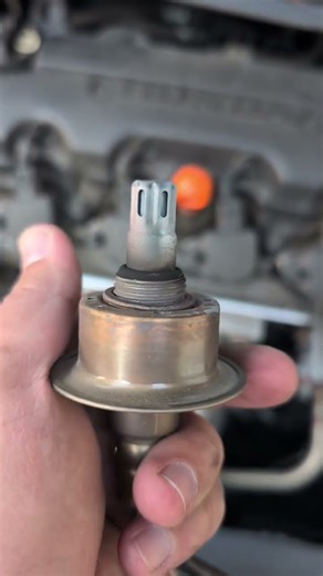 Is this upstream oxygen sensor in a good shape? (2006 Honda Civic)