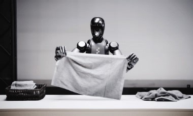 US humanoid robot folds laundry with human-like precision for first time - VnExpress International