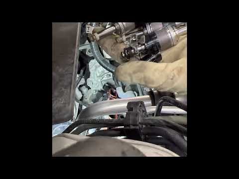 Replacing fuel injectors on 2017-2022 Honda CRV ‪@taingTv‬