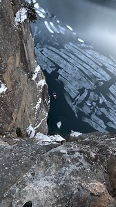 If Cliff Jump and Arctic Enema had a baby 👀 😰 Could you do this? 💪 📸 Credits: @ kenstornes on IG | Tough Mudder