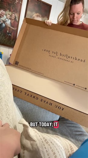 Aly Shea | Double Twin Momma on Instagram: "Going from two kids to four happened fast and now our walls have finally caught up 🤍 Also quick tip: adding command Velcro strips helps your photos stay level and keeps your large photos from getting knocked off the walls with tiny curious hands running around #twinstwice #doubletwins #familyphotos #canvasprints #4under4"