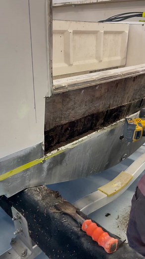 25’ Grady white transom repair! Done in nothing but the best COOSA 👏🏻👍🏻 ———————————————————————— #reysmarineandauto #certifedboatpainter #southfloridaboatdetailing #polishing #compound #boat #fiberglass #fiberglassrepair #gelcoat #gelcoatrepair #boatrestoration #boatbuilding #boatpainting #bottompaint #nonskid #awlgrip #awlcraft2000 #awlgripfinishes #awlfair #boatpainter #mercury #yamaha #verado #outboard #boatwork #fulldetails #glidecoat #centerconsole #jetski #wetsystem