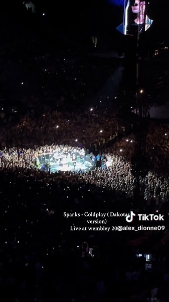 Coldplay Concert Sparks Live at Wembley 2025