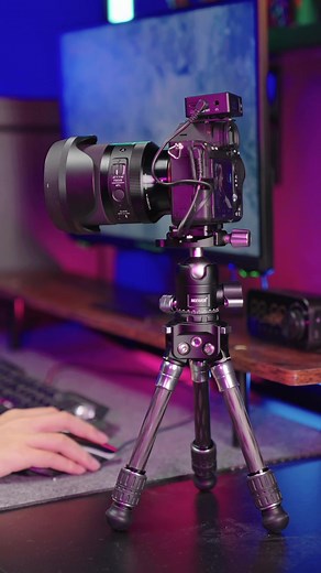 With so many ways to use the TP23 tripod, the only limit is your imagination! #neewer #tripod #travel #livestreaming #tripodstand #monopod #lightweight #portabletripod