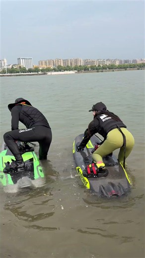 RUSH WAVE ,Feel the joy of surfing in summer#rushwave #Surfing #surfboard #gasolinesurfboard