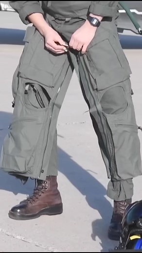 Women pilots in the US Air Force are remarkable, showcasing bravery and expertise in defending our nation.🇺🇸❤🤘 #reelsfbpage #reels2024 #reelschallenge #fypシ゚ #reelusa #f35blightning #reelitfeelit #military #navy #usaairforce #womenpilot | ReelAero