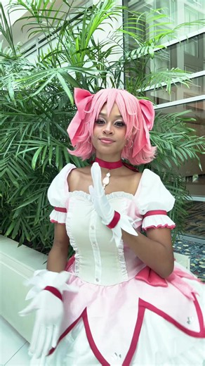Madoka cosplay at Otakon: cute Madoka drafts and photos