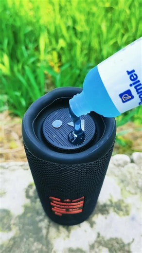 Sticky Glue On Jbl Speaker hard bass test