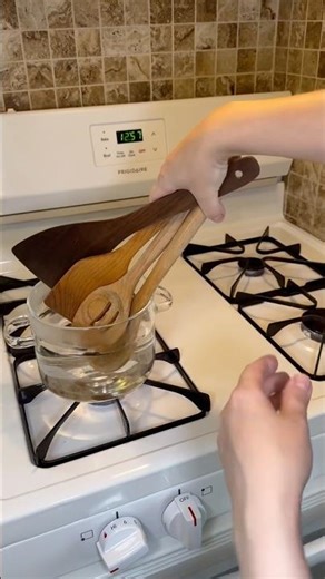 The secret of wooden spoons 😱 #lifehacks #cleaning #spoonset #tips
