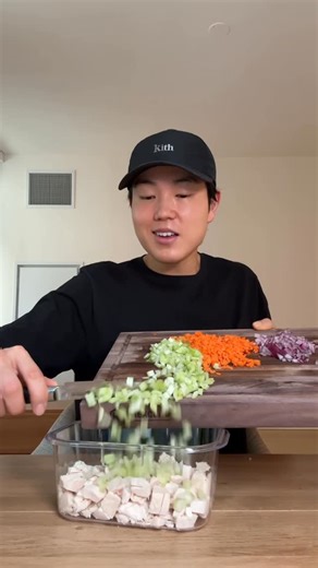 James Bok on Instagram: "So healthy (high protein + fibre), low calorie (no mayo!), and so easy to make… CHICKEN SALAD RECIPE 😮‍💨 Ingredients: - chicken breast (2.5 cups) - purple onion (1/4 cup) - celery (3/4 cup) - carrot (1/2 cup) - apple (1) - dill pickles (1/2 cup) - optional: jalapeño (5 thin slices), dill (1 tbsp) Sauce ingredients: - greek yogurt (3/4 cup) - dijon mustard (1 tsp) - garlic (1 tsp) - lemon (1/2) - salt and pepper (as desired) - optional: honey (1 tsp if you like sweet!)