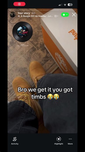 Caminando bajo la lluvia con mis timbs