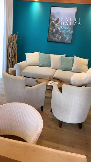 24K views · 627 reactions | 玲 Découvrez une Paddling Bear Lodge... Ces luxueux logements de 50m2 sont pourvus d'une large terrasse, avec une vue imprenable sur La Dernière Frontière et les Otaries de Steller. Un cocon au charme délicat, équipé d'un sauna et d'un coin salon avec feu ouvert. ✨ Réservez dès maintenant votre séjour de rêve, en famille, au coeur du Royaume Enchanté des Animaux : https://resort.pairidaiza.eu | Pairi Daiza | Facebook