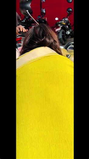 Explore the Royal Enfield Bullet 350 Commando Sand