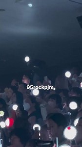 JIMIN WAVING HIS ARMY BOMB IN SYNC , HE IS SO CUTE ©️95rockpjm - noona seven | BTSNoona ㅠ ㅠ