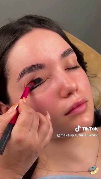 Makeup Tutorial | The Ultimate Routine for Flawless Finish Blend, glow, and define — your perfect glam starts right here. #MakeupTutorial #UltimateGlam #LuxuryLook #BeautyVibes #FlawlessStyle