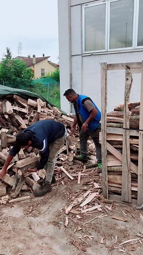 Stacking Firewood Efficiently for Outdoor Storage