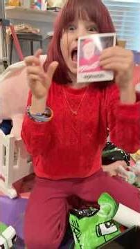 SparkleRosie opens her ‪@Unspeakable‬ Mystery Surprise Box for her 6th Birthday!!