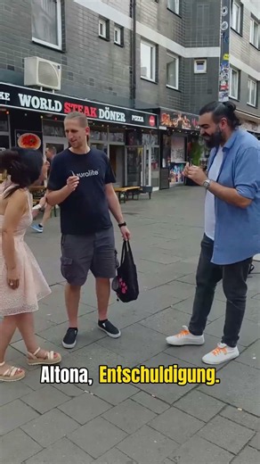 Erst seit gestern in Hamburg – Alton… Altona? 😂 Straßeninterview