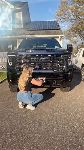 Faith Marone on Instagram: "I was sad to see the jeep go but so excited to finally get the truck ive wanted😬 PS if you didnt know the jeep was actually a lease.. I wanted to buy it out since I modded it ALOT but the paint on my doors & hinges started bubbling & they were taking too long to fix it under warranty … and im IMPATIENT so back she went!"