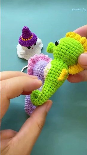 How to Crochet a Cute Little Seahorse