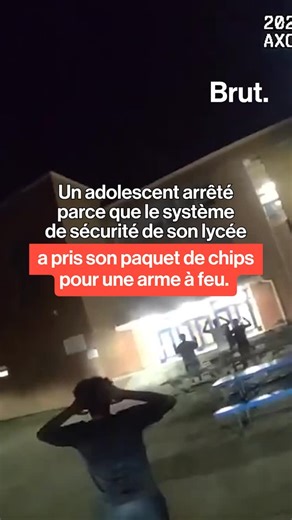 Brut. on Instagram: "Un adolescent se fait arrêter parce que le système de sécurité de son lycée a pris son paquet de chips pour une arme à feu."