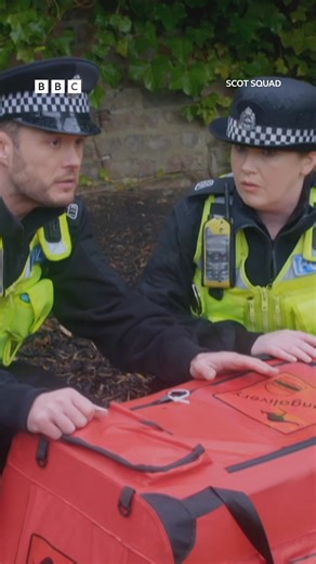 “Can you Hulk it?” Not every day you stumble across someone locked inside a takeaway bag. Watch all episodes of Scot Squad on BBC iPlayer #ScotSquad | BBC Scotland