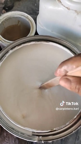 Fondo color hueso... 🔨🪚🪛🧰👷🏼‍♀️💪🏻🧠🫀🫶🏻 #estudiomaderaporkariarce #eneltrabajo #trabajosconmadera #pinturaparamuebles