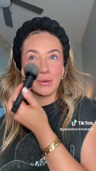 Megan Moroney: Nashville Night 1 Concert Makeup Tips