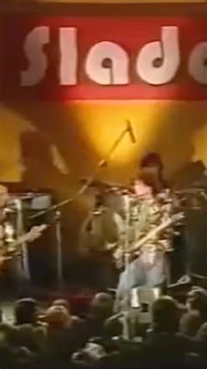 Did you know 'When The Lights Are Out' was the first Slade song to feature Jim Lea on lead vocals?🤔