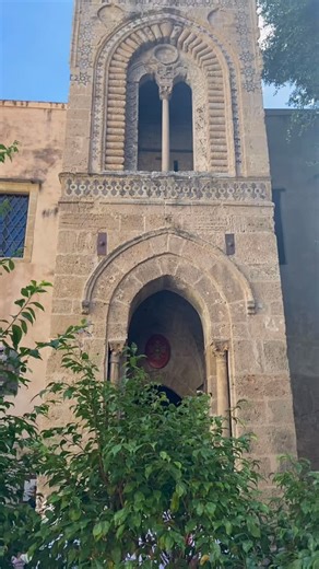 Take a peek inside the church of Santa Maria dell’Ammiraglio (also known as La Martorana) ⚜️It was built in 1143, on the orders of George of Antioch, Grand Admiral of King Roger II’s fleet of the Kingdom of Sicily, to give thanks to the Virgin Mary, who he believed had rescued him at sea. ✨ Inside, dazzling 12th-century Byzantine mosaics depict important iconographic scenes: - Christ Pantokrator (dome) - Archangels Michael, Gabriel, Raphael, and Uriel (surrounding Him) - eight prophets of the Ol